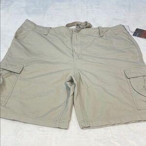 WONDER WALL BROKEN IN CARGO SIZE 42 Men's Tan Cargo Shorts NWT
